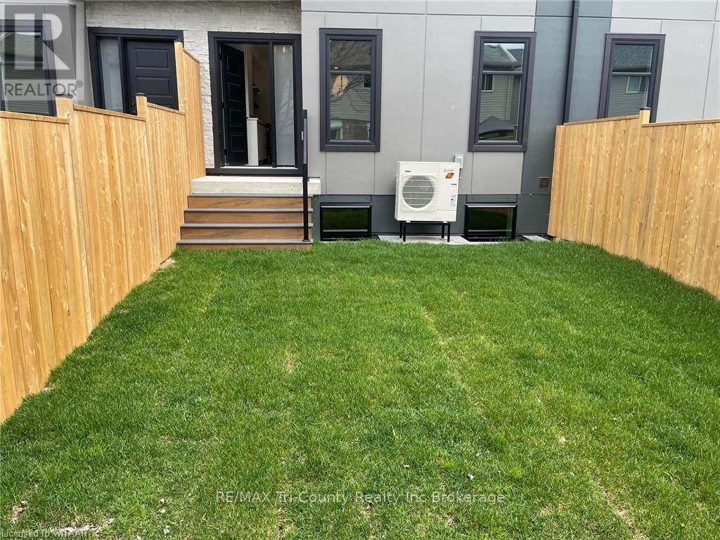 1006 - 361 Quarter Town Line, Tillsonburg, Ontario  N4G 0K2 - Photo 2 - X12633764