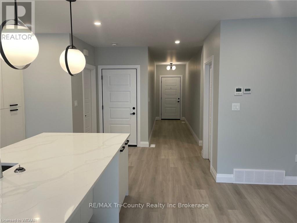 1006 - 361 Quarter Town Line, Tillsonburg, Ontario  N4G 0K2 - Photo 4 - X12633764