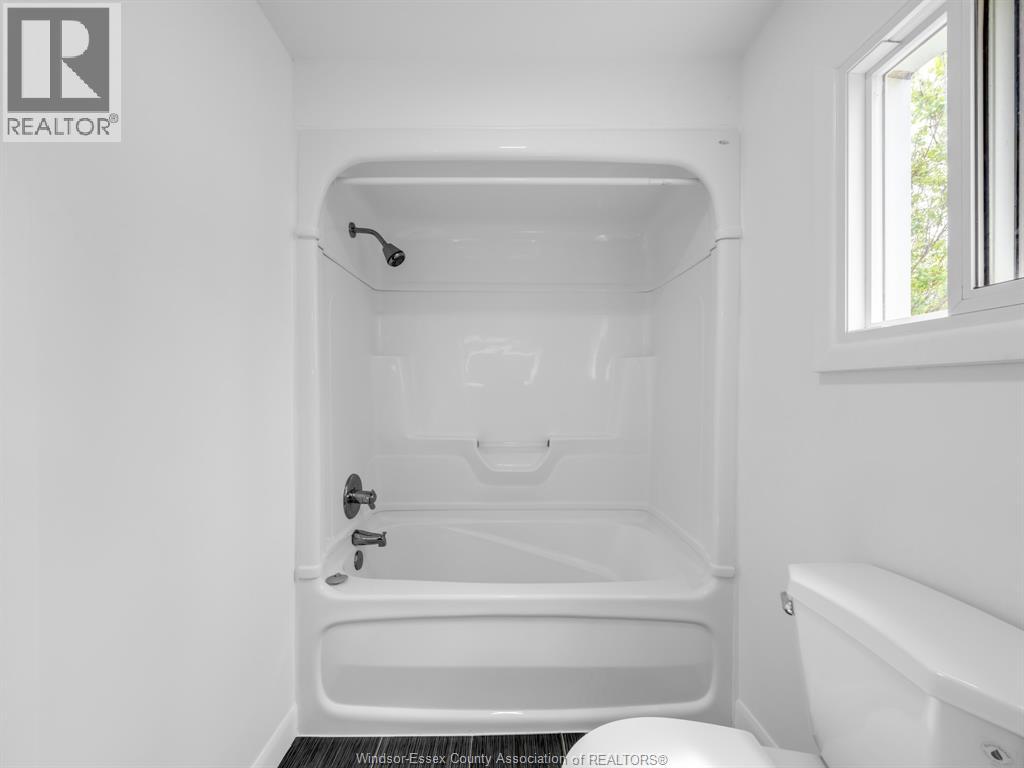 2432 Front Road, Lasalle, Ontario N9J 2C4 - Photo 10 - 25031673