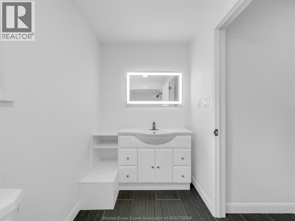 2432 Front Road, Lasalle, Ontario N9J 2C4 - Photo 9 - 25031673