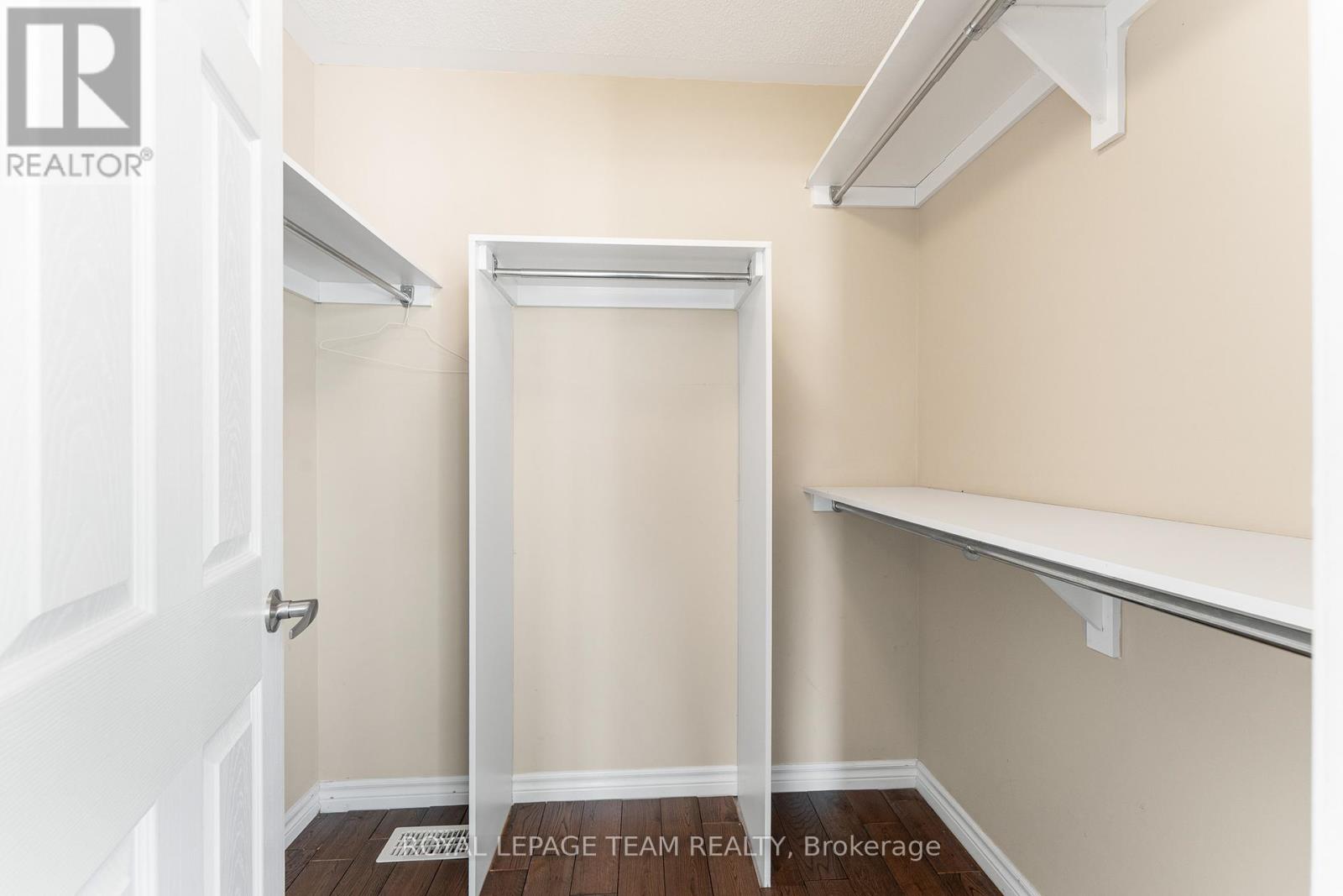 221 Kohilo Crescent, Ottawa, Ontario  K2S 0E5 - Photo 29 - X12616250