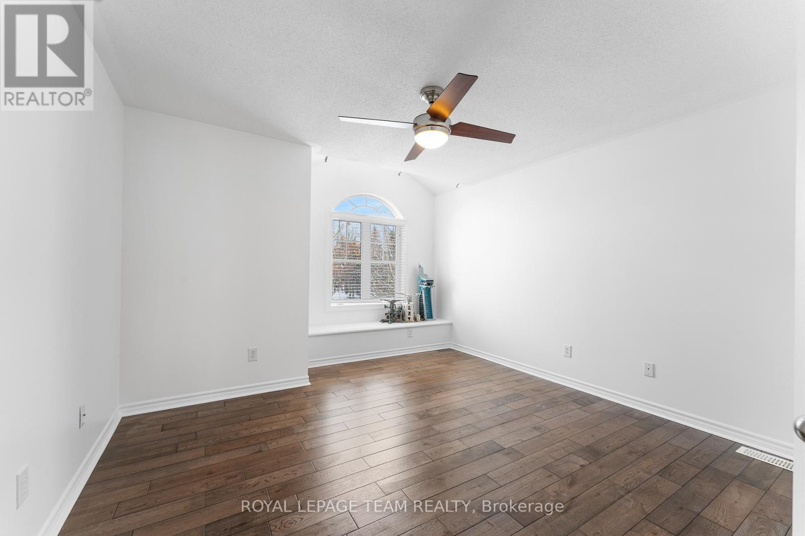 221 Kohilo Crescent, Ottawa, Ontario  K2S 0E5 - Photo 34 - X12616250