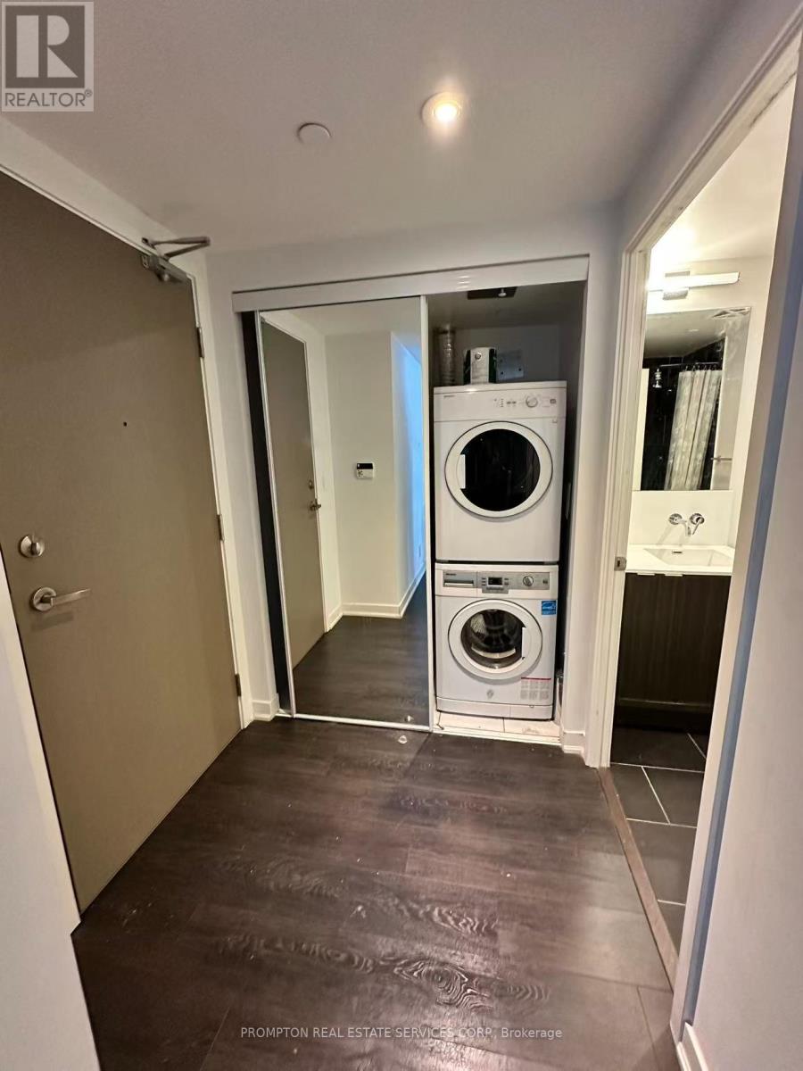 1905 - 100 Harbour Street, Toronto (Waterfront Communities), Ontario  M5J 2T5 - Photo 10 - C12633766