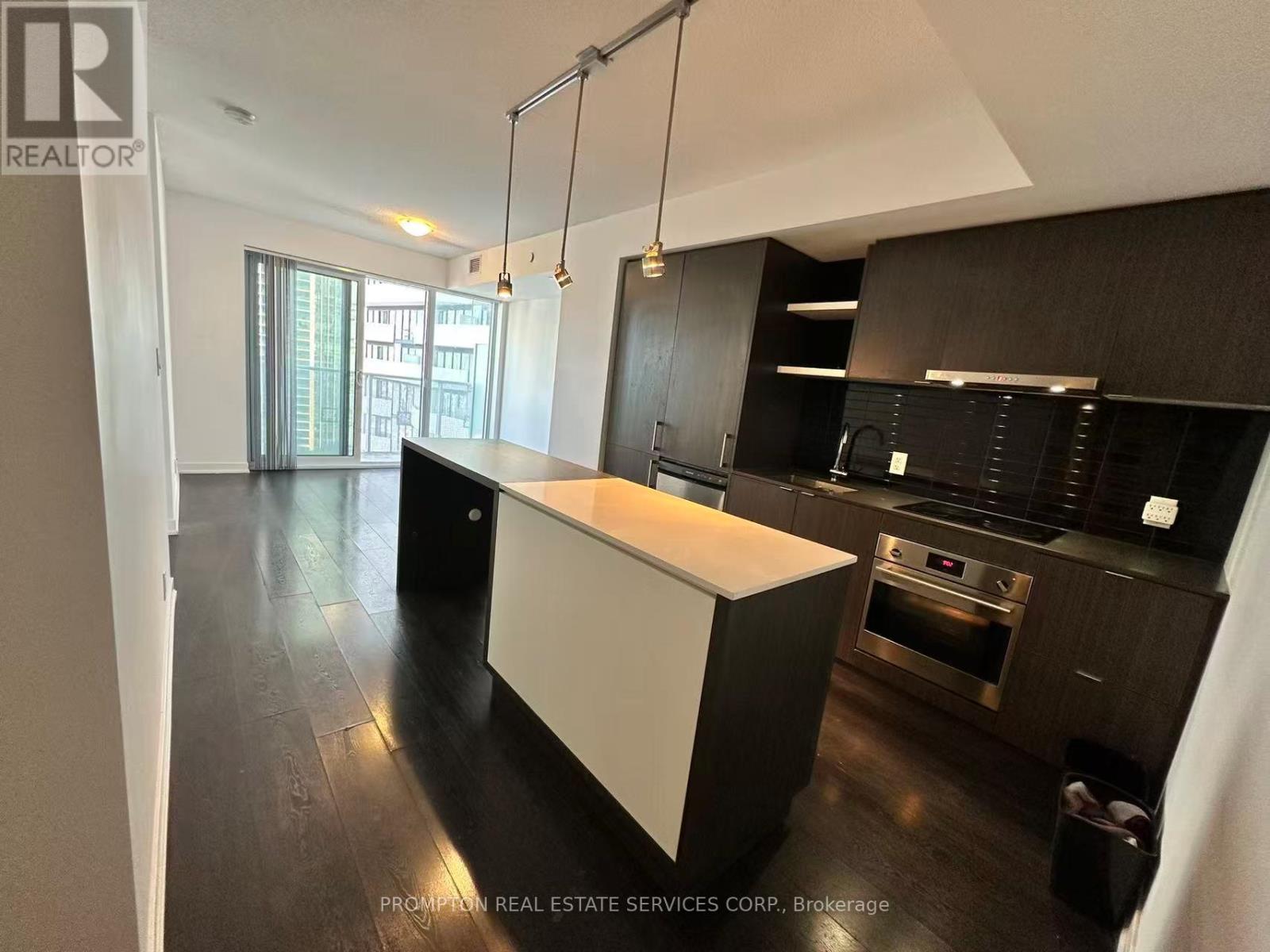 1905 - 100 Harbour Street, Toronto (Waterfront Communities), Ontario  M5J 2T5 - Photo 2 - C12633766