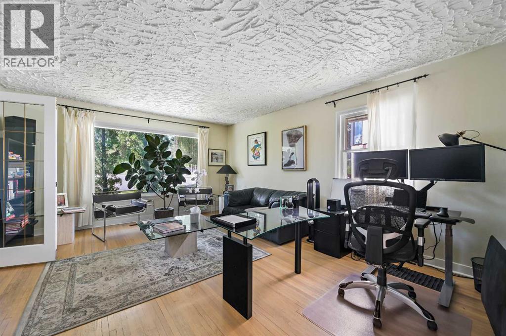 2326 19 Street Sw, Calgary, Alberta  T2T 4x2 - Photo 3 - A2237209