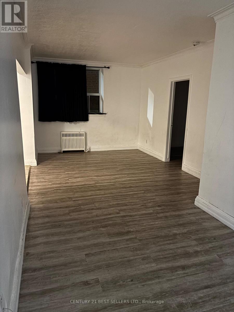 204 - 990 O'connor Drive, Toronto, Ontario  M4B 2T3 - Photo 5 - E12633796