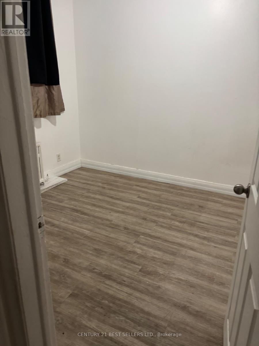 204 - 990 O'connor Drive, Toronto, Ontario  M4B 2T3 - Photo 6 - E12633796