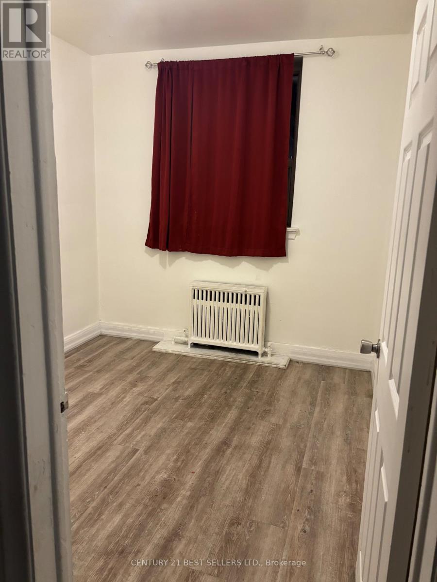 204 - 990 O'connor Drive, Toronto, Ontario  M4B 2T3 - Photo 8 - E12633796