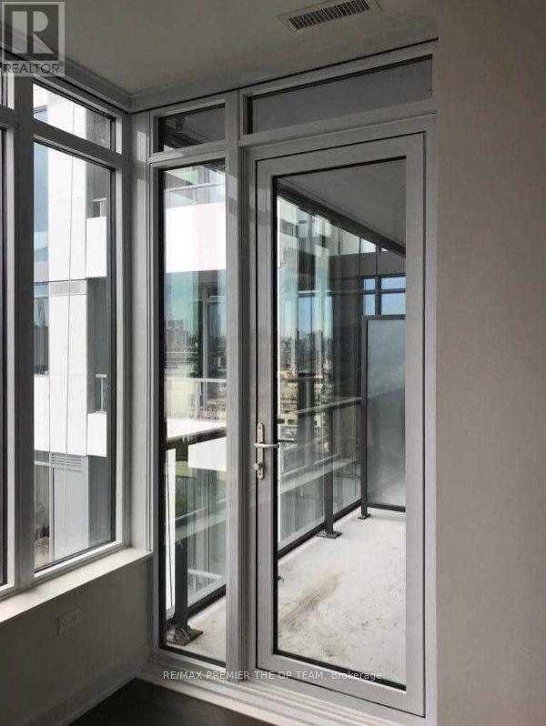 1518 - 576 Front Street, Toronto, Ontario  M5V 1C1 - Photo 2 - C12612330