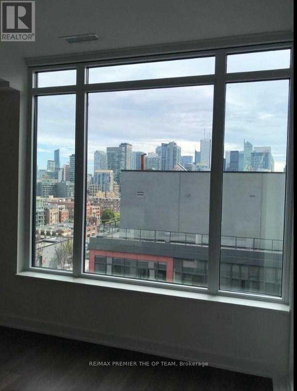 1518 - 576 Front Street, Toronto, Ontario  M5V 1C1 - Photo 3 - C12612330