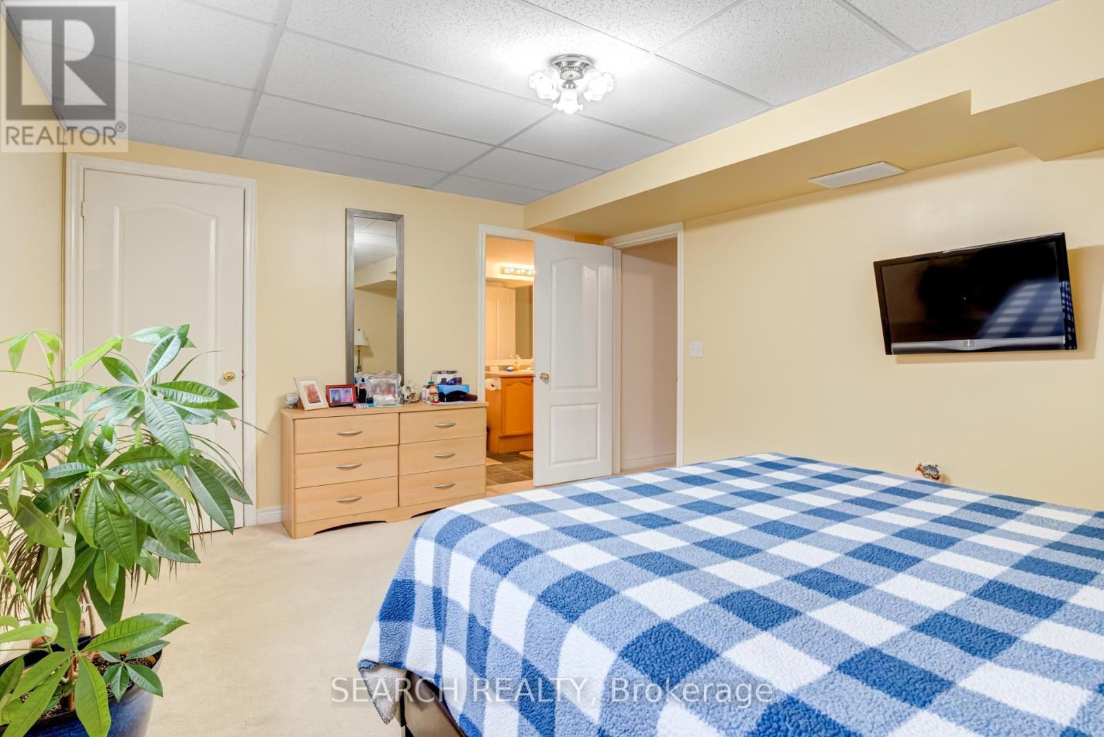 19 Treeline Boulevard, Brampton, Ontario L6P 1C5 - Photo 30 - W12549506