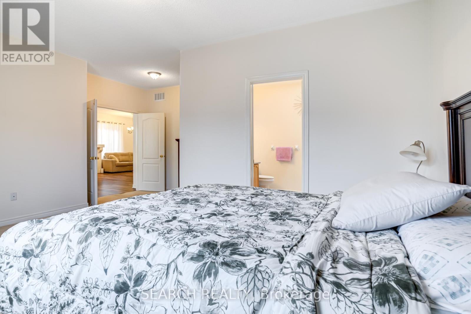 19 Treeline Boulevard, Brampton, Ontario L6P 1C5 - Photo 17 - W12549506