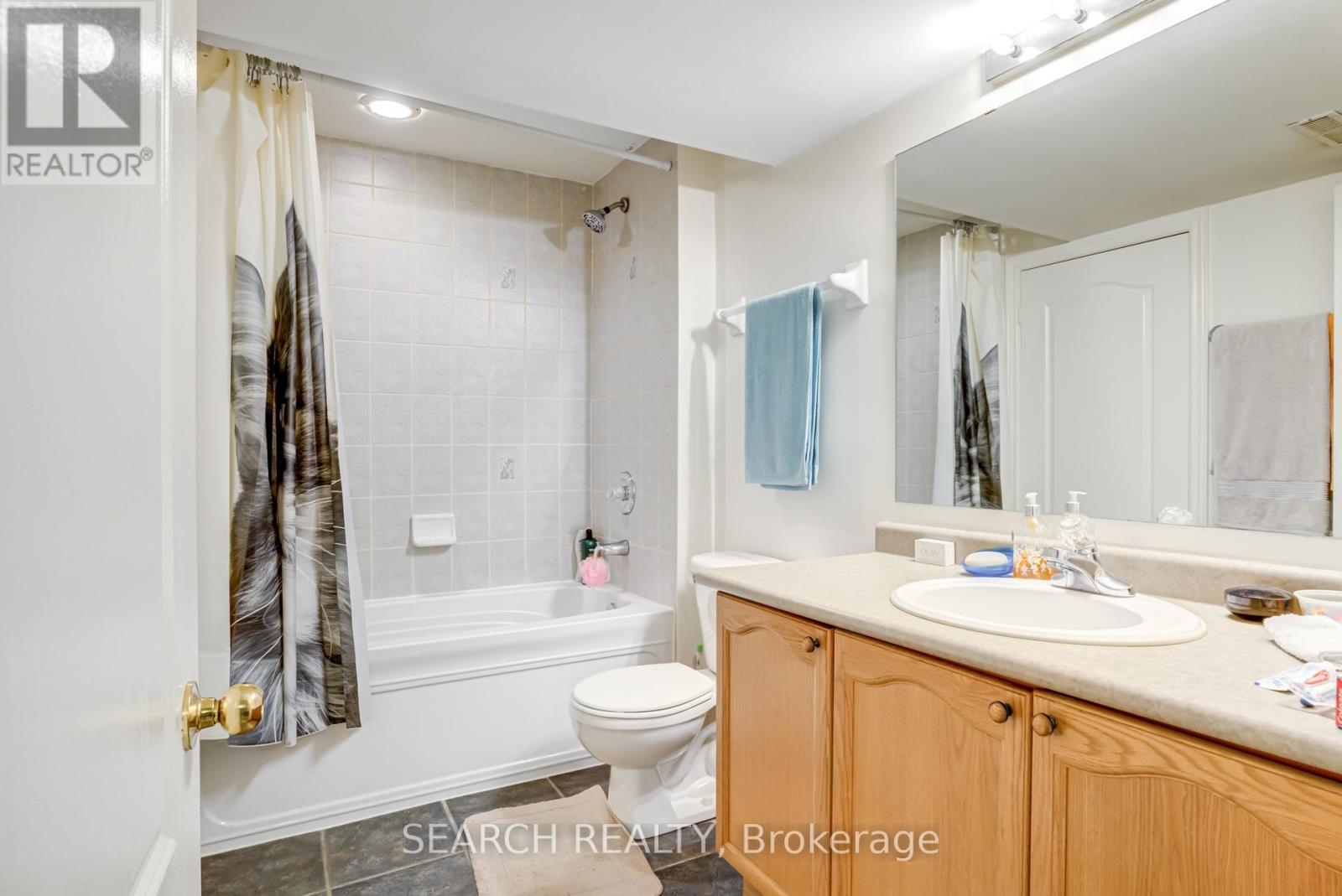 19 Treeline Boulevard, Brampton, Ontario L6P 1C5 - Photo 32 - W12549506