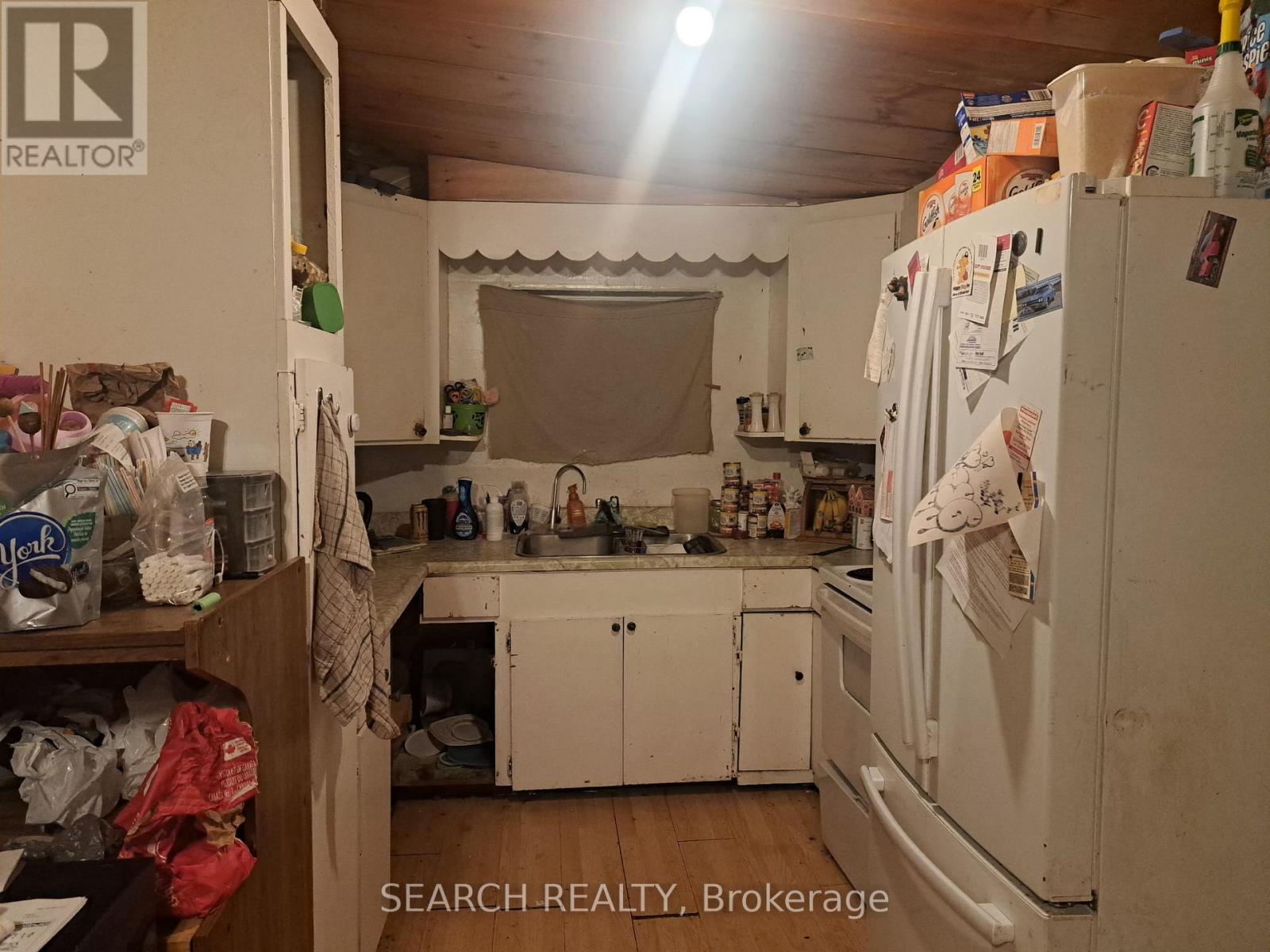 19 Coleman Street, Huron East, Ontario  N0K 1W0 - Photo 2 - X12542262