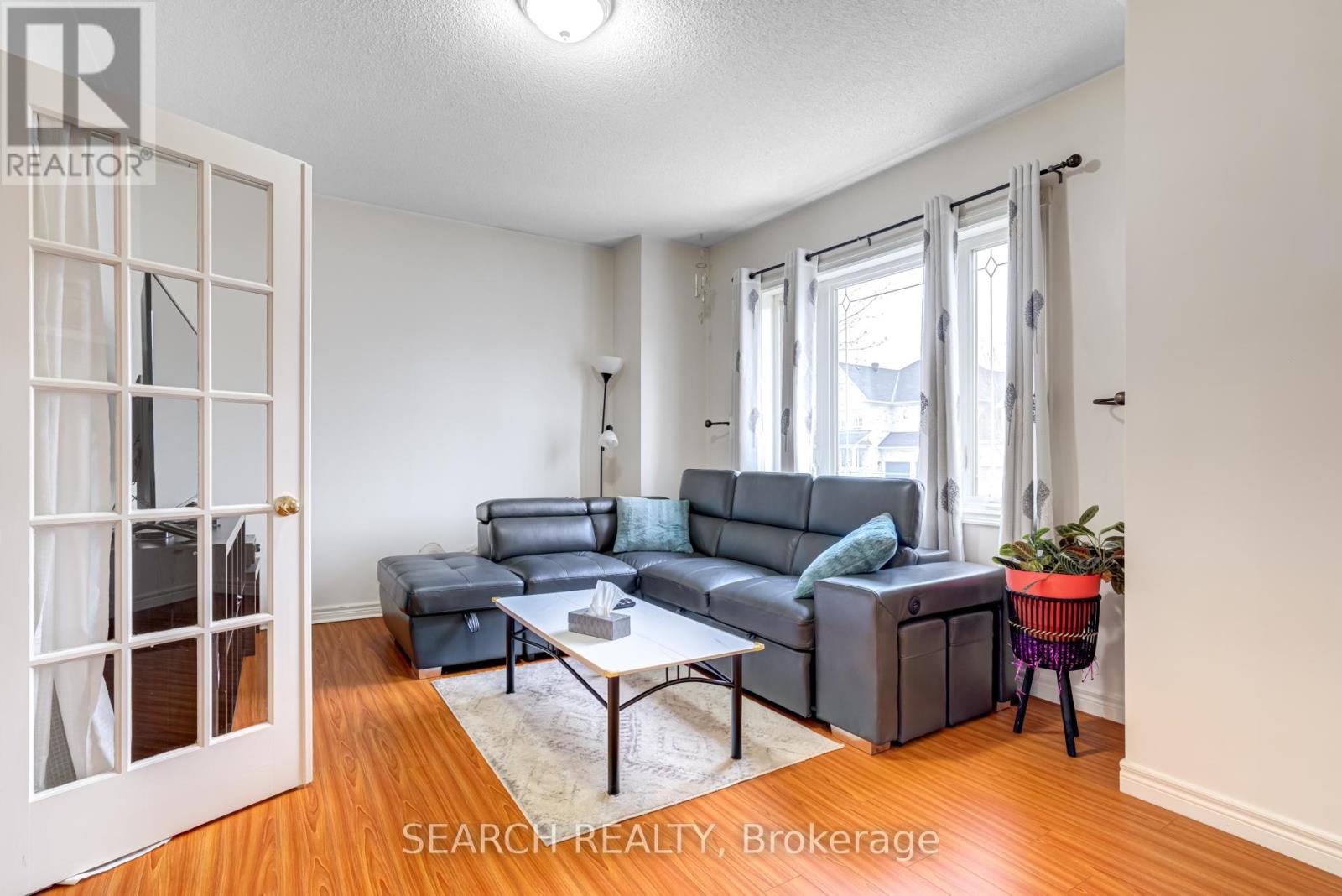 19 Treeline Boulevard, Brampton, Ontario L6P 1C5 - Photo 5 - W12549506