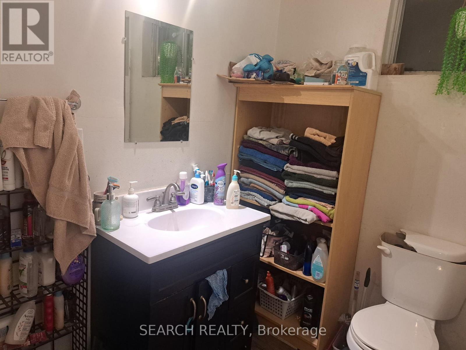 19 Coleman Street, Huron East, Ontario  N0K 1W0 - Photo 7 - X12542262