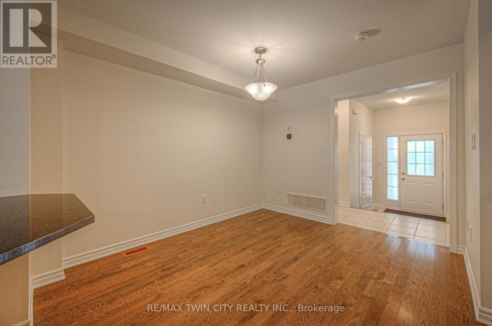 32 - 19 Ridge Road, Cambridge, Ontario  N3E 0C7 - Photo 11 - X12614958