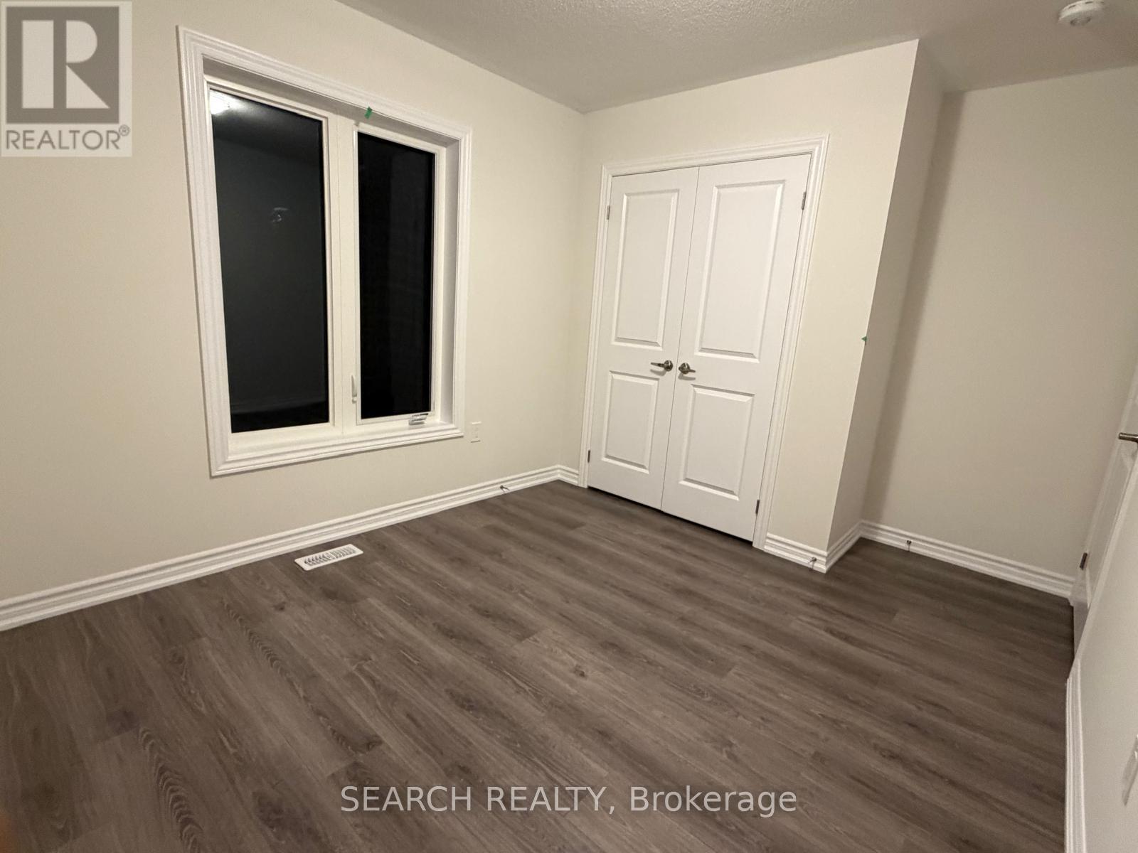 293 Lindsay Street N, Kawartha Lakes, Ontario  K9V 0T4 - Photo 8 - X12560030