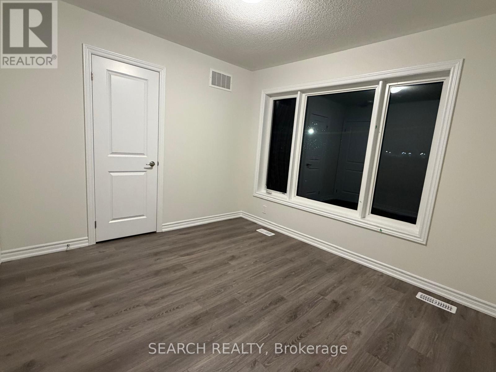 293 Lindsay Street N, Kawartha Lakes, Ontario  K9V 0T4 - Photo 12 - X12560030