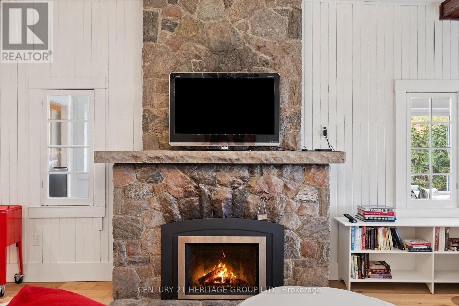 911 Lake Drive N, Georgina (Historic Lakeshore Communities), Ontario  L4P 3E9 - Photo 12 - N12633758