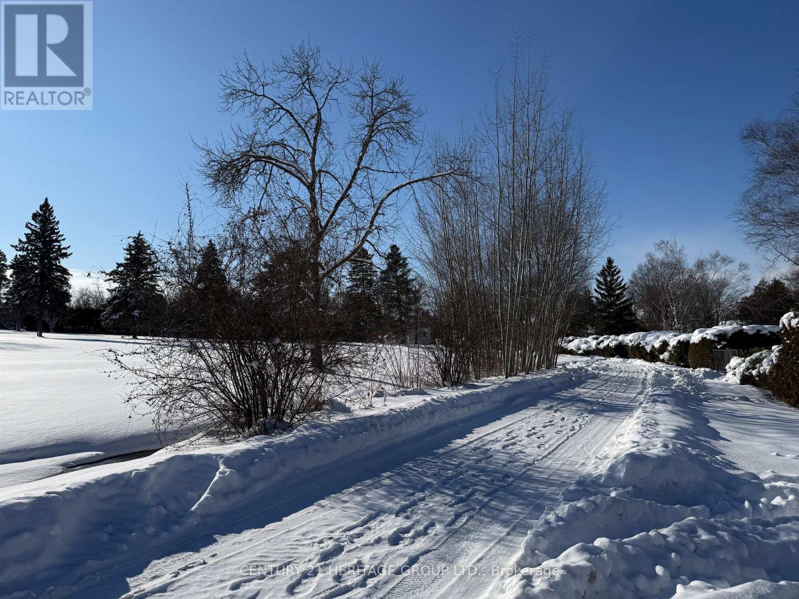 911 Lake Drive N, Georgina (Historic Lakeshore Communities), Ontario  L4P 3E9 - Photo 38 - N12633758
