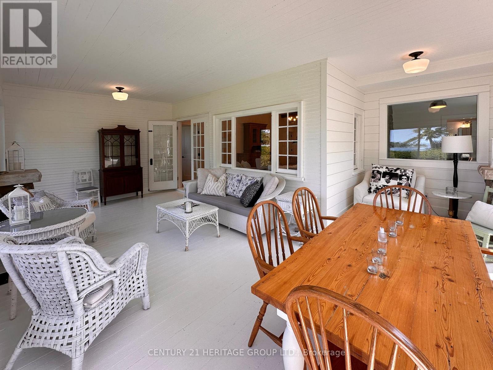 911 Lake Drive N, Georgina (Historic Lakeshore Communities), Ontario  L4P 3E9 - Photo 6 - N12633758