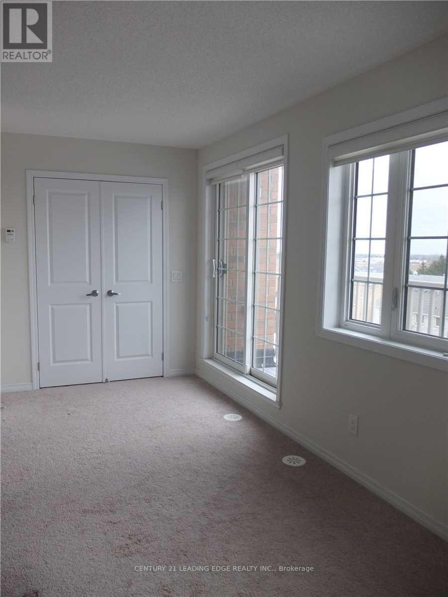 105 Silverwood Avenue, Richmond Hill (Devonsleigh), Ontario  L4S 0G3 - Photo 3 - N12633800