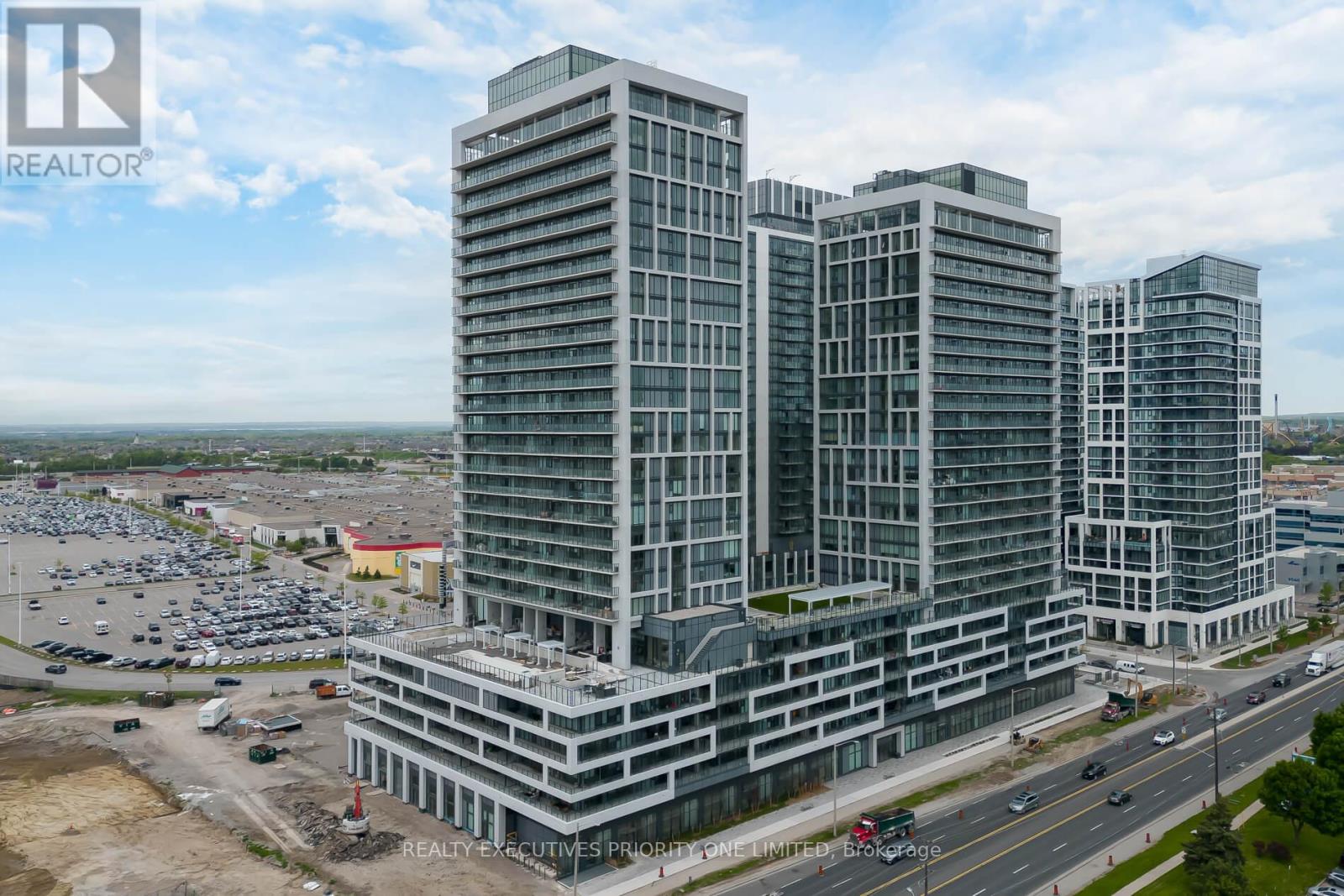 2018 - 8960 Jane Street, Vaughan (Concord), Ontario  L4K 0N9 - Photo 2 - N12633816