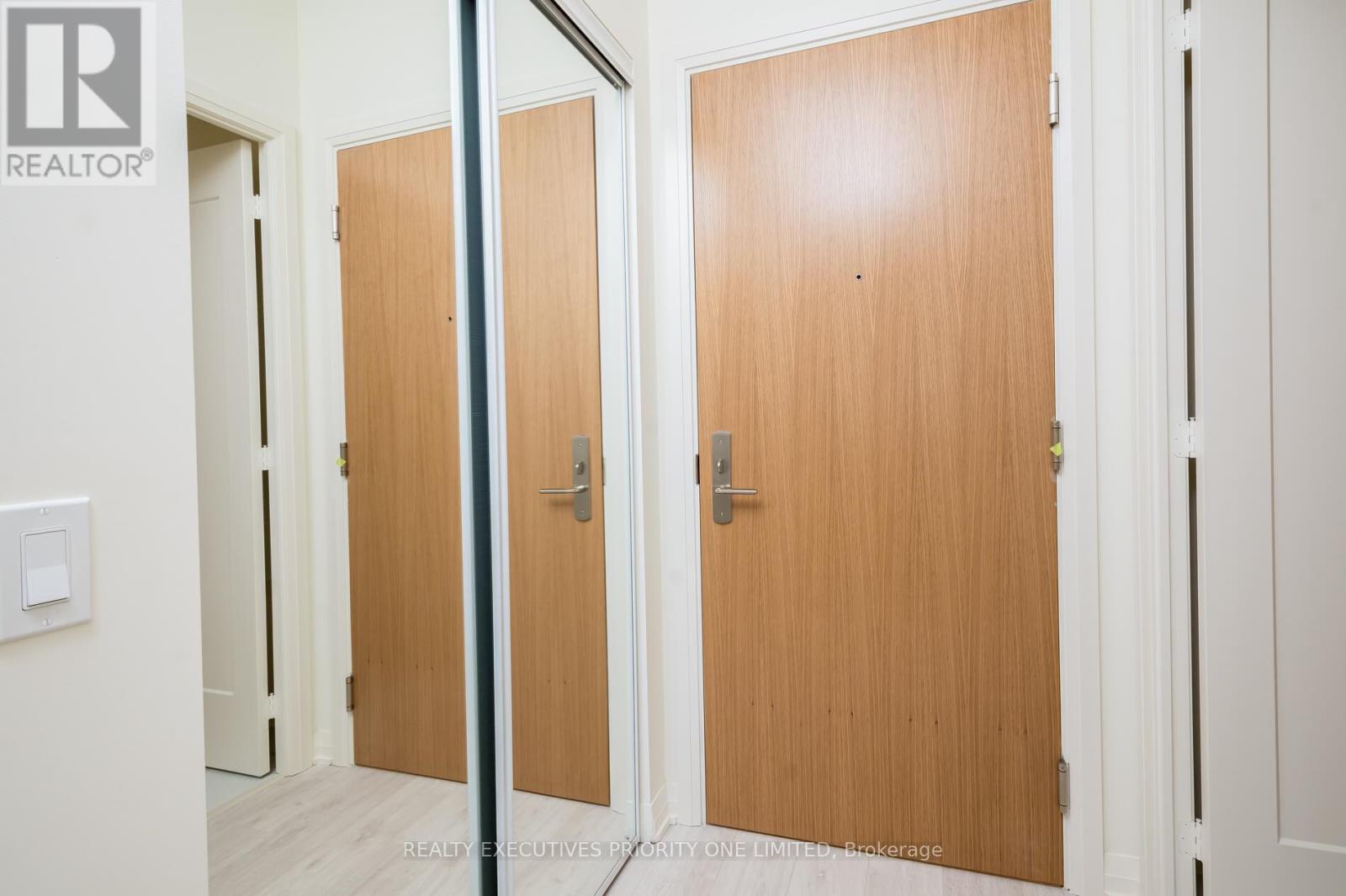 2018 - 8960 Jane Street, Vaughan (Concord), Ontario  L4K 0N9 - Photo 5 - N12633816