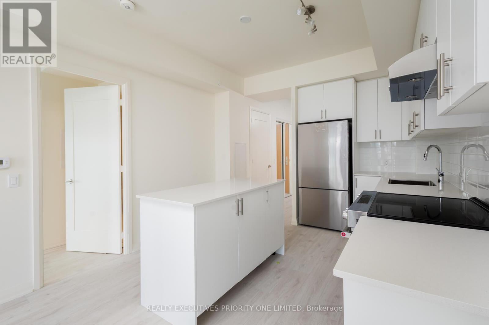 2018 - 8960 Jane Street, Vaughan (Concord), Ontario  L4K 0N9 - Photo 8 - N12633816