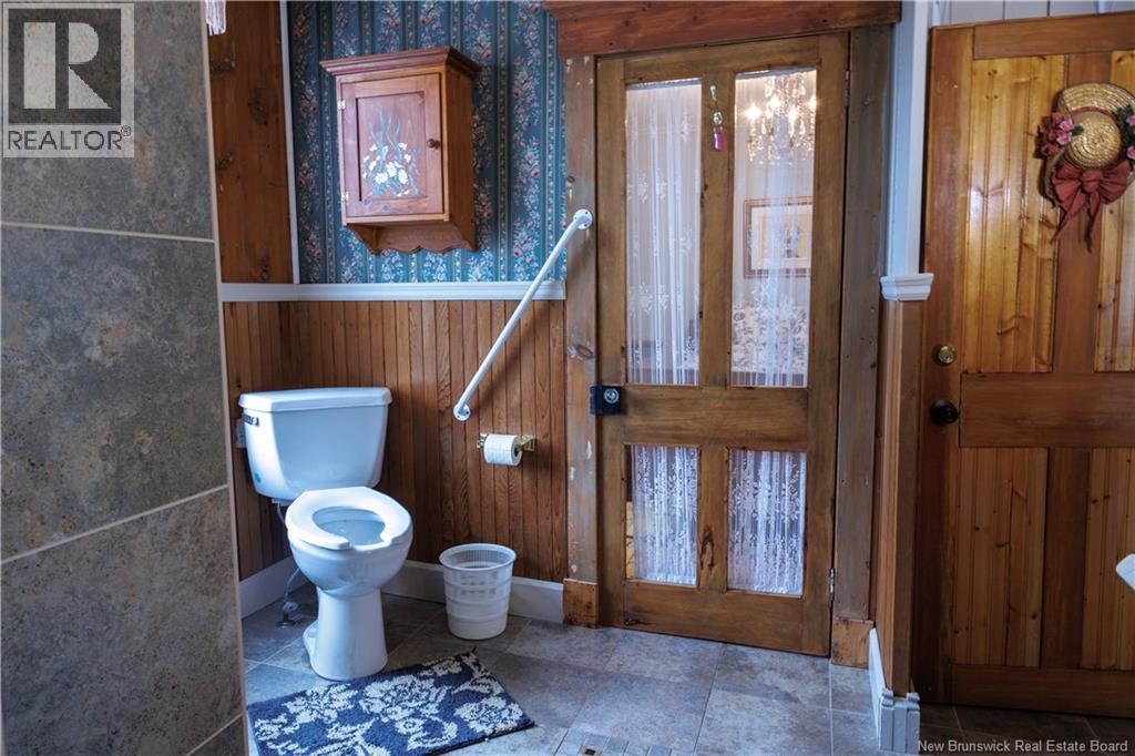 539 Boulevard St Pierre O, Caraquet, New Brunswick  E1W 1A3 - Photo 16 - NB131280