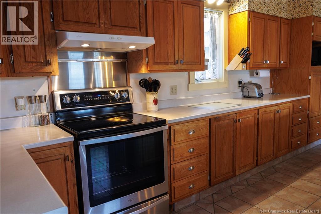 539 Boulevard St Pierre O, Caraquet, New Brunswick  E1W 1A3 - Photo 6 - NB131280
