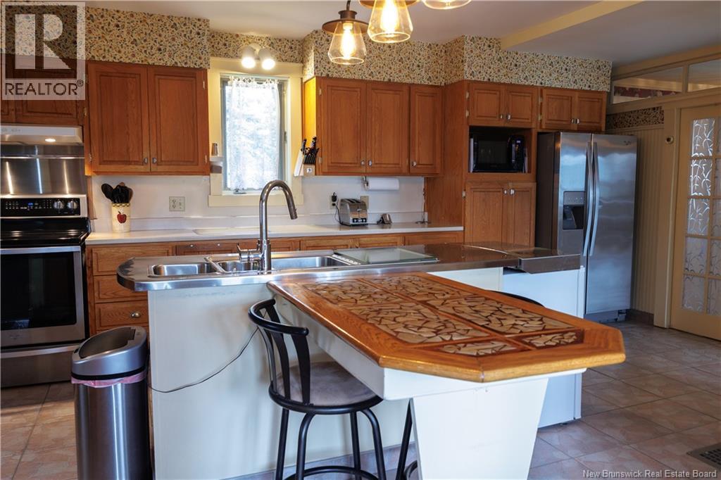 539 Boulevard St Pierre O, Caraquet, New Brunswick  E1W 1A3 - Photo 8 - NB131280