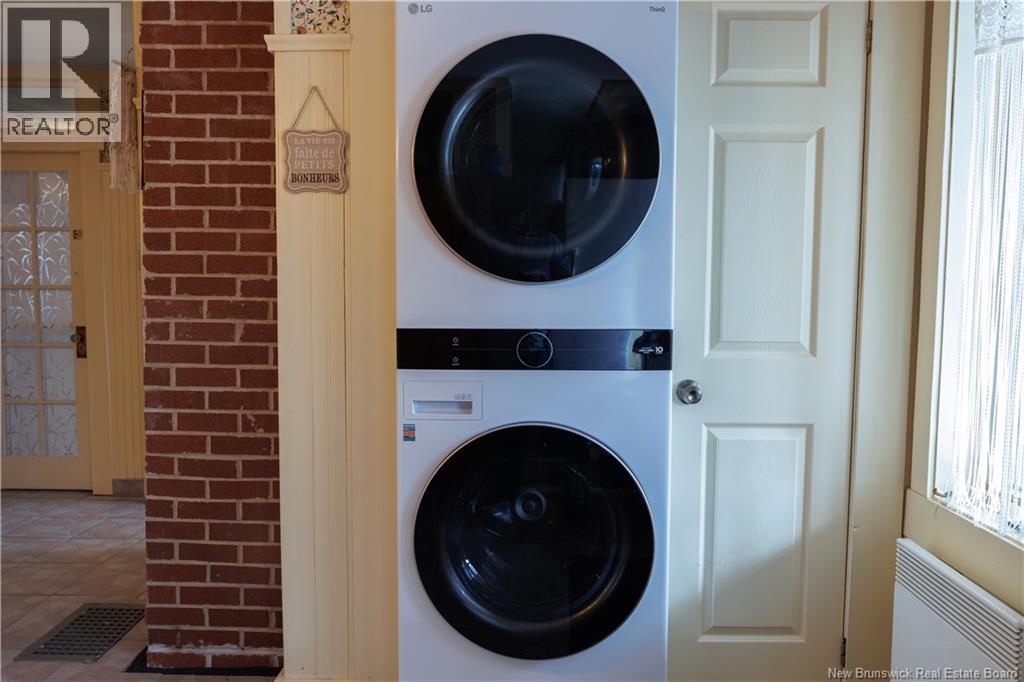 539 Boulevard St Pierre O, Caraquet, New Brunswick  E1W 1A3 - Photo 9 - NB131280