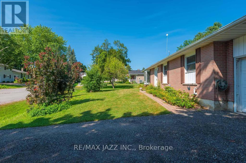 22 Sunrise Drive, Scugog, Ontario  L0B 1B0 - Photo 3 - E12290964