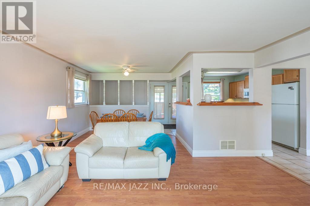 22 Sunrise Drive, Scugog, Ontario  L0B 1B0 - Photo 6 - E12290964