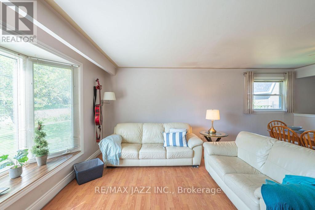 22 Sunrise Drive, Scugog, Ontario  L0B 1B0 - Photo 5 - E12290964