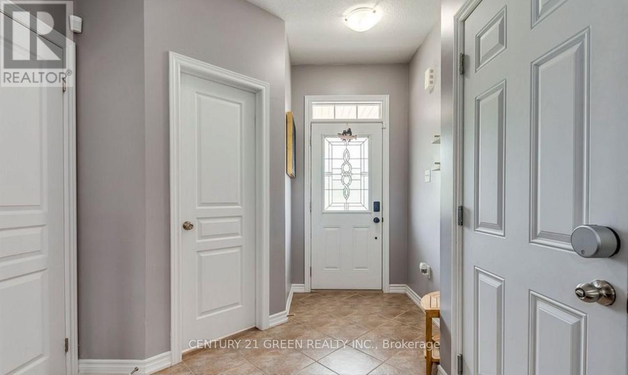 654 Murray Meadows Place, Milton (Cl Clarke), Ontario  L9T 8L9 - Photo 2 - W12633772