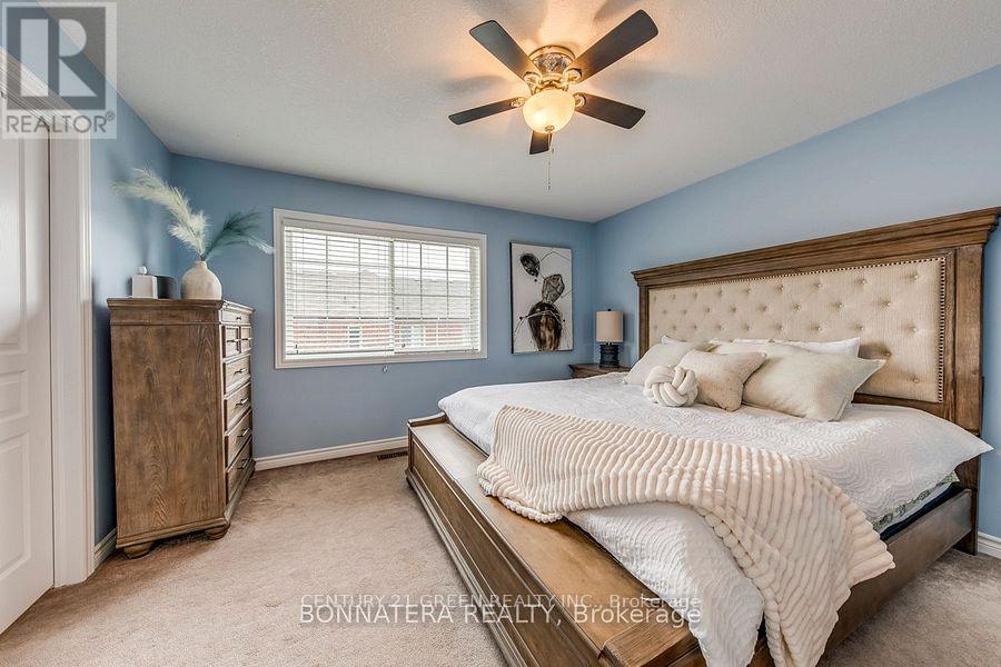 654 Murray Meadows Place, Milton (Cl Clarke), Ontario  L9T 8L9 - Photo 9 - W12633772