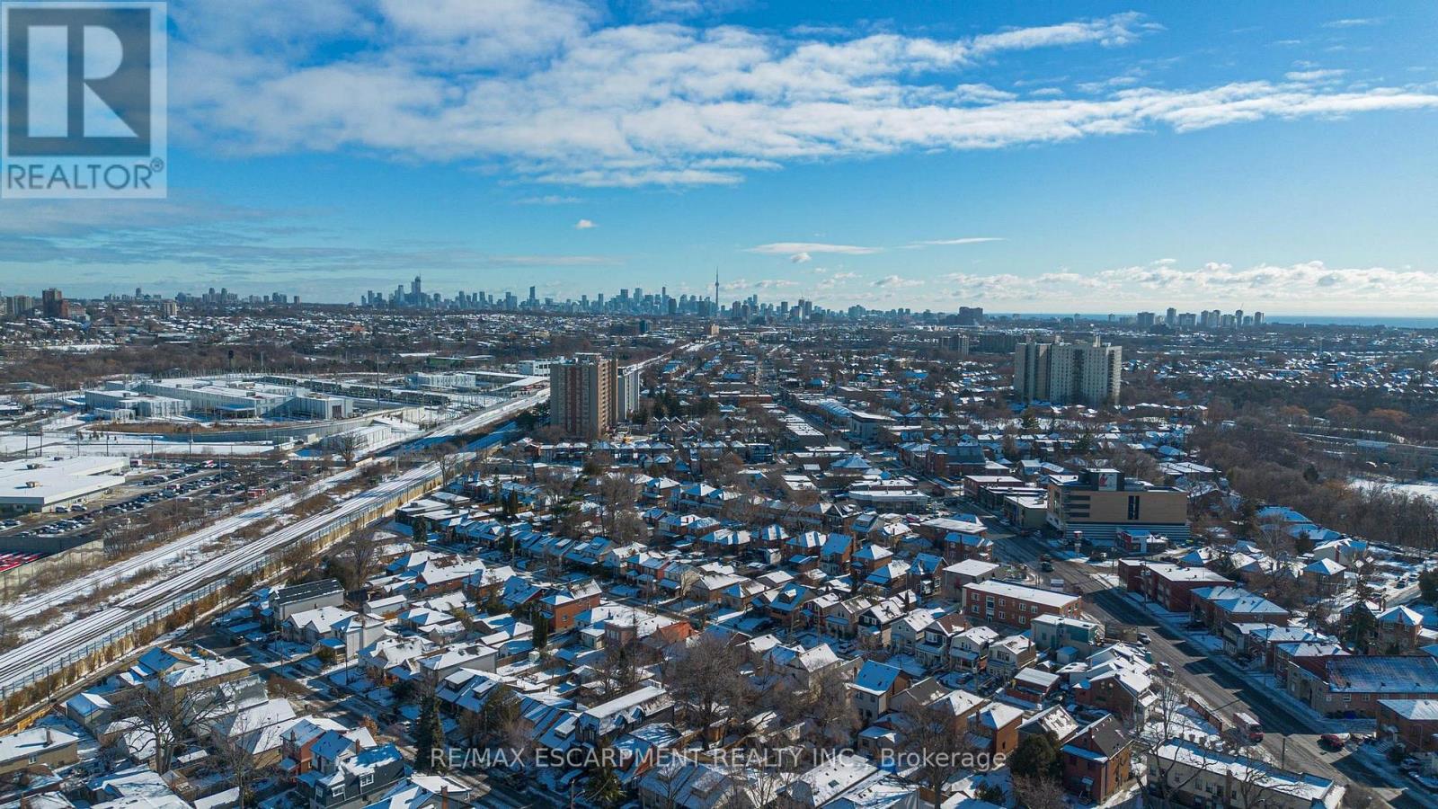 24 Mahoney Avenue, Toronto, Ontario  M6M 2H4 - Photo 31 - W12633788