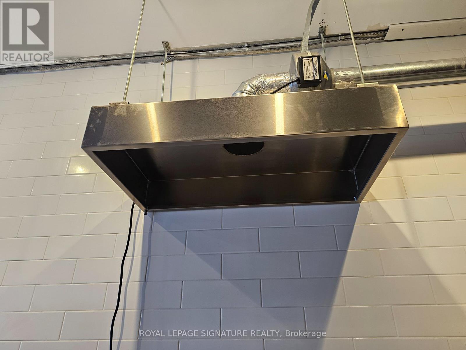 244 Queen Street E, Brampton (Queen Street Corridor), Ontario  L6V 1B8 - Photo 8 - W12633802