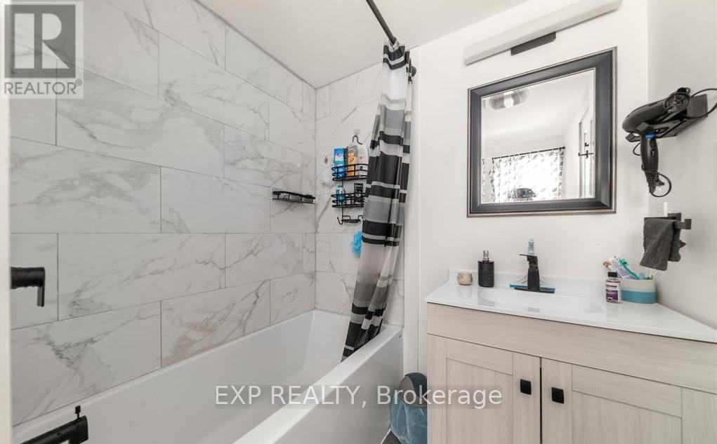 Unit B - 89 College Street E, Belleville, Ontario  K8P 2E8 - Photo 3 - X12633842