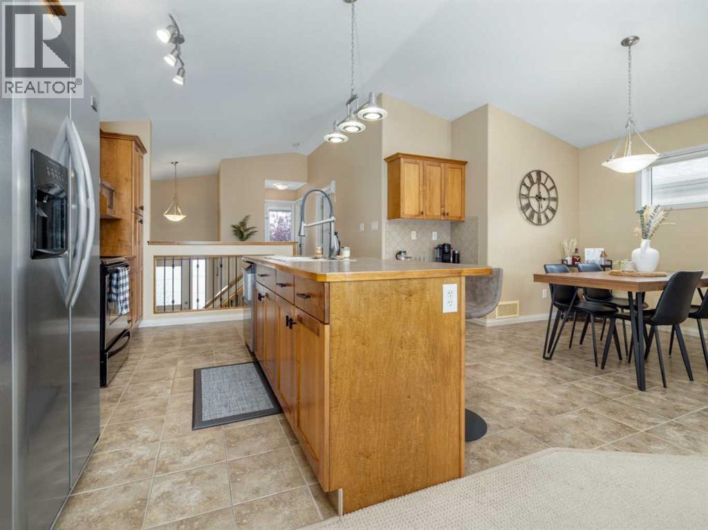 488 Silkstone Crescent W, Lethbridge, Alberta T1J 4C1 - Photo 9 - A2252844