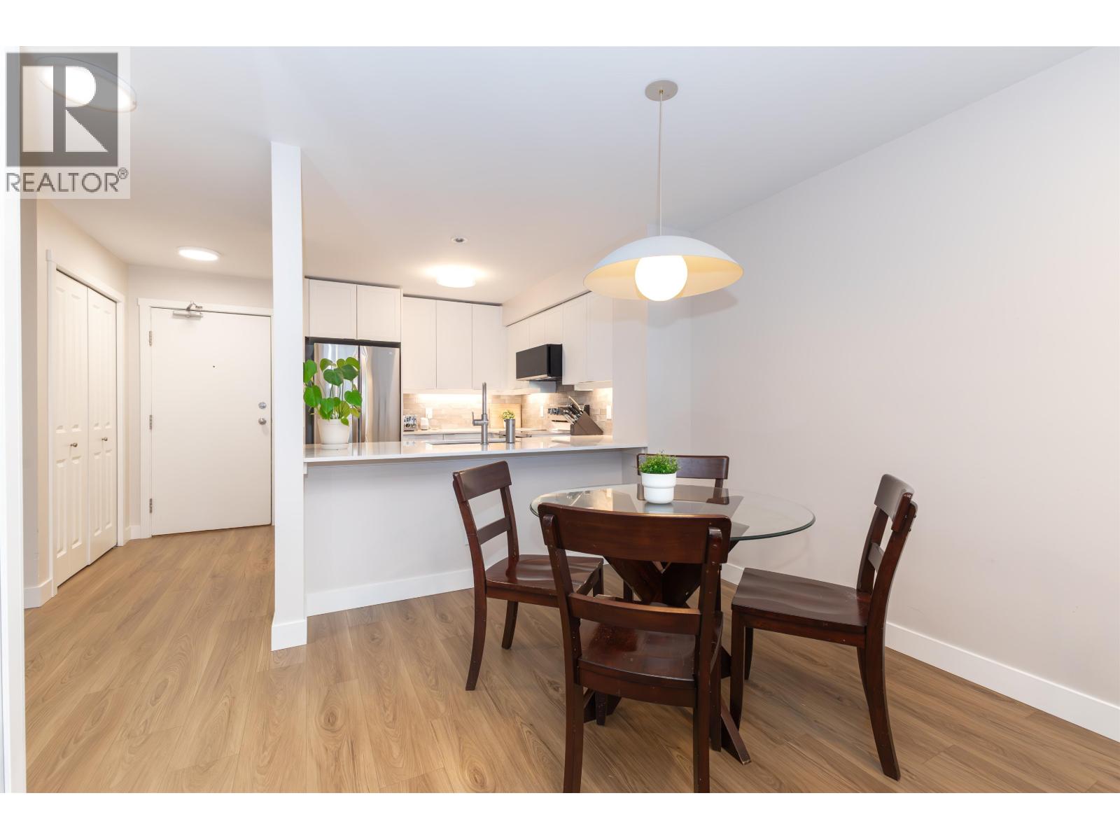 210 808 Sangster Place, New Westminster, British Columbia V3L 5W3 - Photo 10 - R3070229