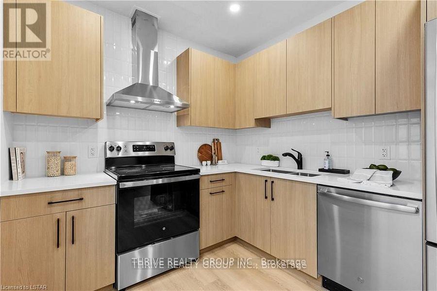 888 Queens Avenue, London East, Ontario  N5W 3H8 - Photo 11 - X12633880