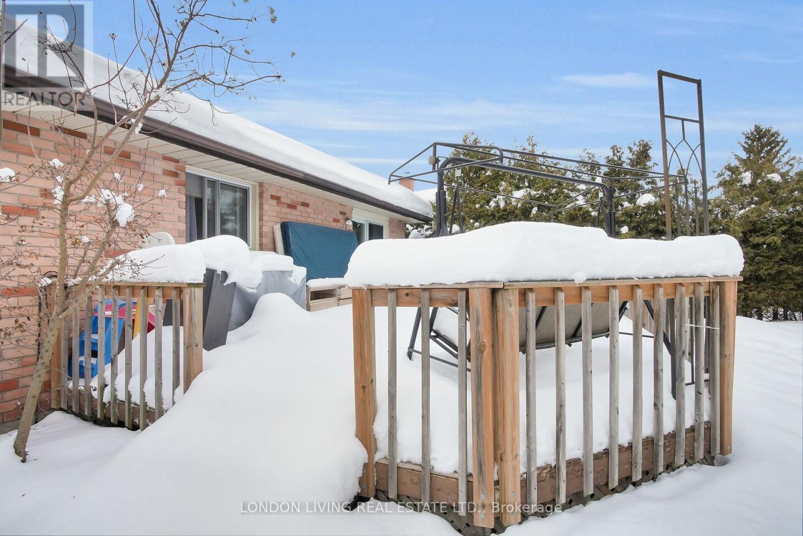 42 Bourbon Lane, London East, Ontario  N5V 4B2 - Photo 23 - X12633932