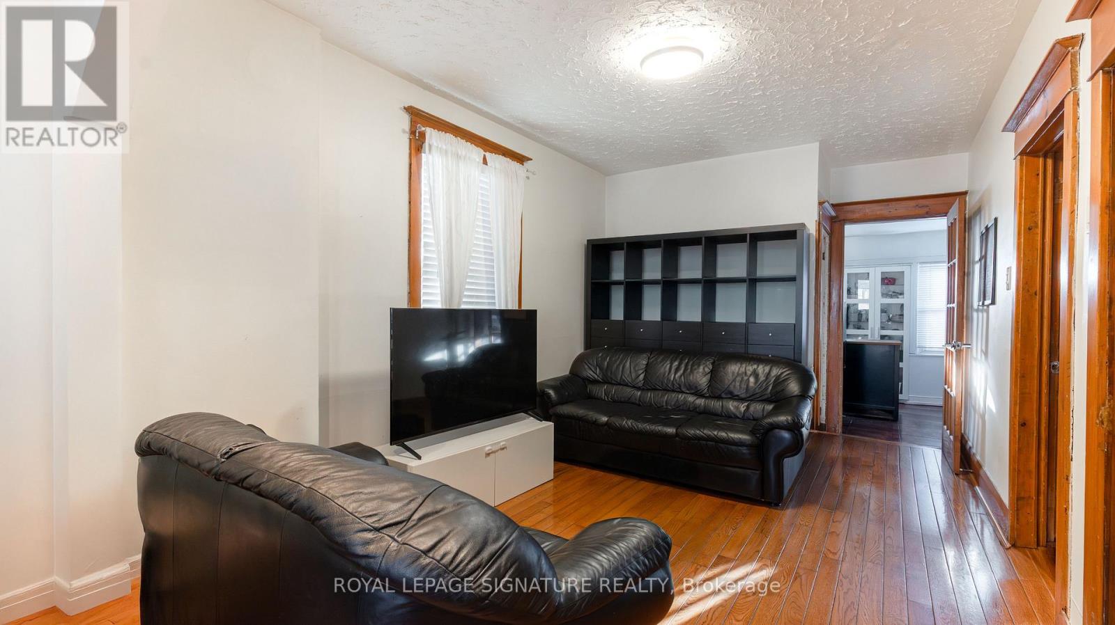 81 Lambton Avenue, Toronto, Ontario  M6N 2S4 - Photo 4 - W12631780