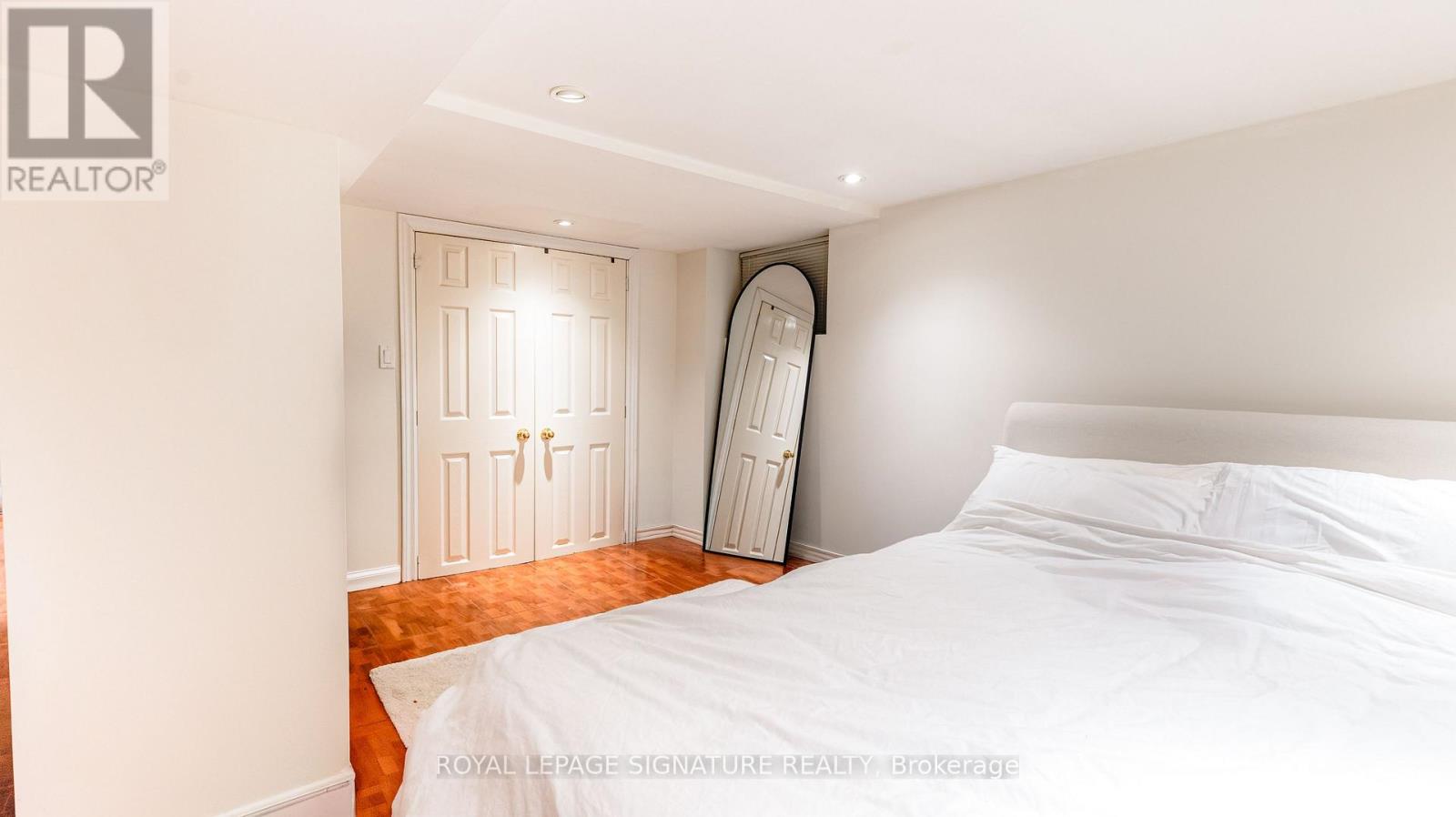 81 Lambton Avenue, Toronto, Ontario  M6N 2S4 - Photo 18 - W12631780