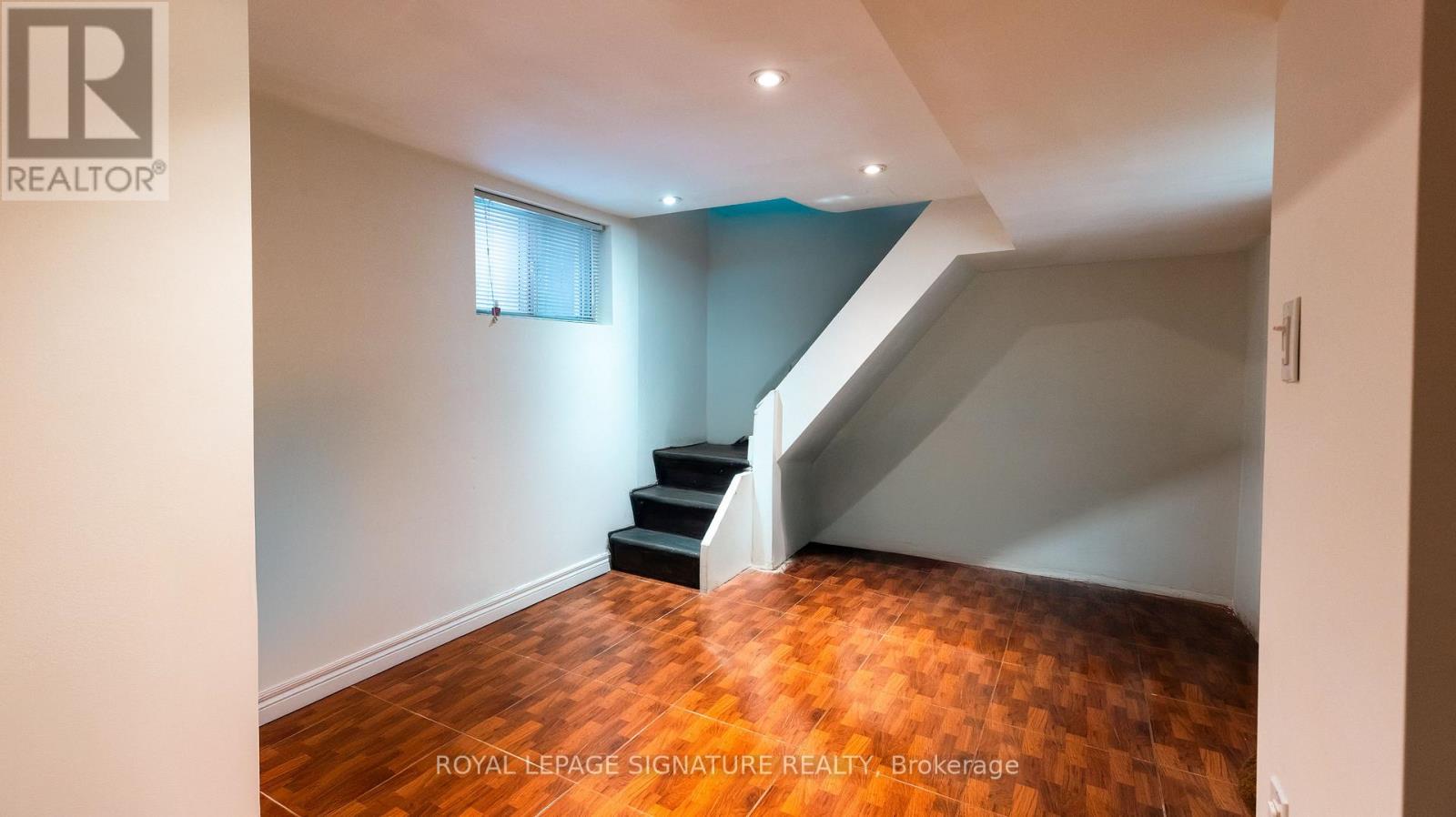 81 Lambton Avenue, Toronto, Ontario  M6N 2S4 - Photo 15 - W12631780