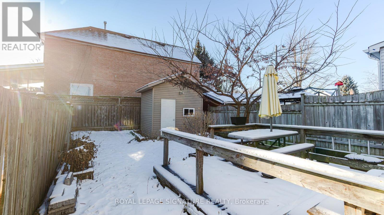 81 Lambton Avenue, Toronto, Ontario  M6N 2S4 - Photo 22 - W12631780